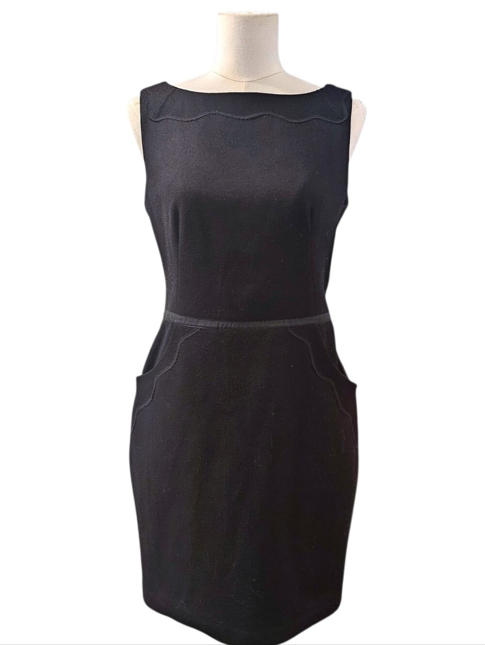 L'AGENCE Black Sleeveless Scallop-Trim Mini Dress Size 3 (L)